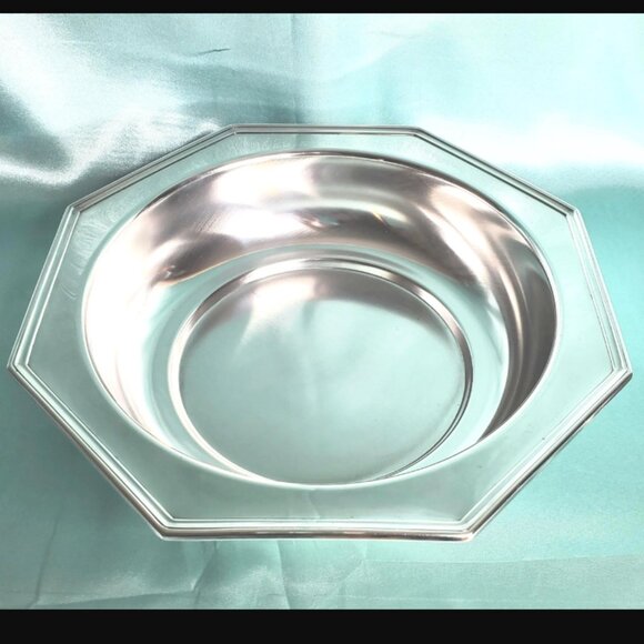 Vintage Canadian Made Silver-Plated Serving Dish & Lid – EP Brass - Picture 3 of 8